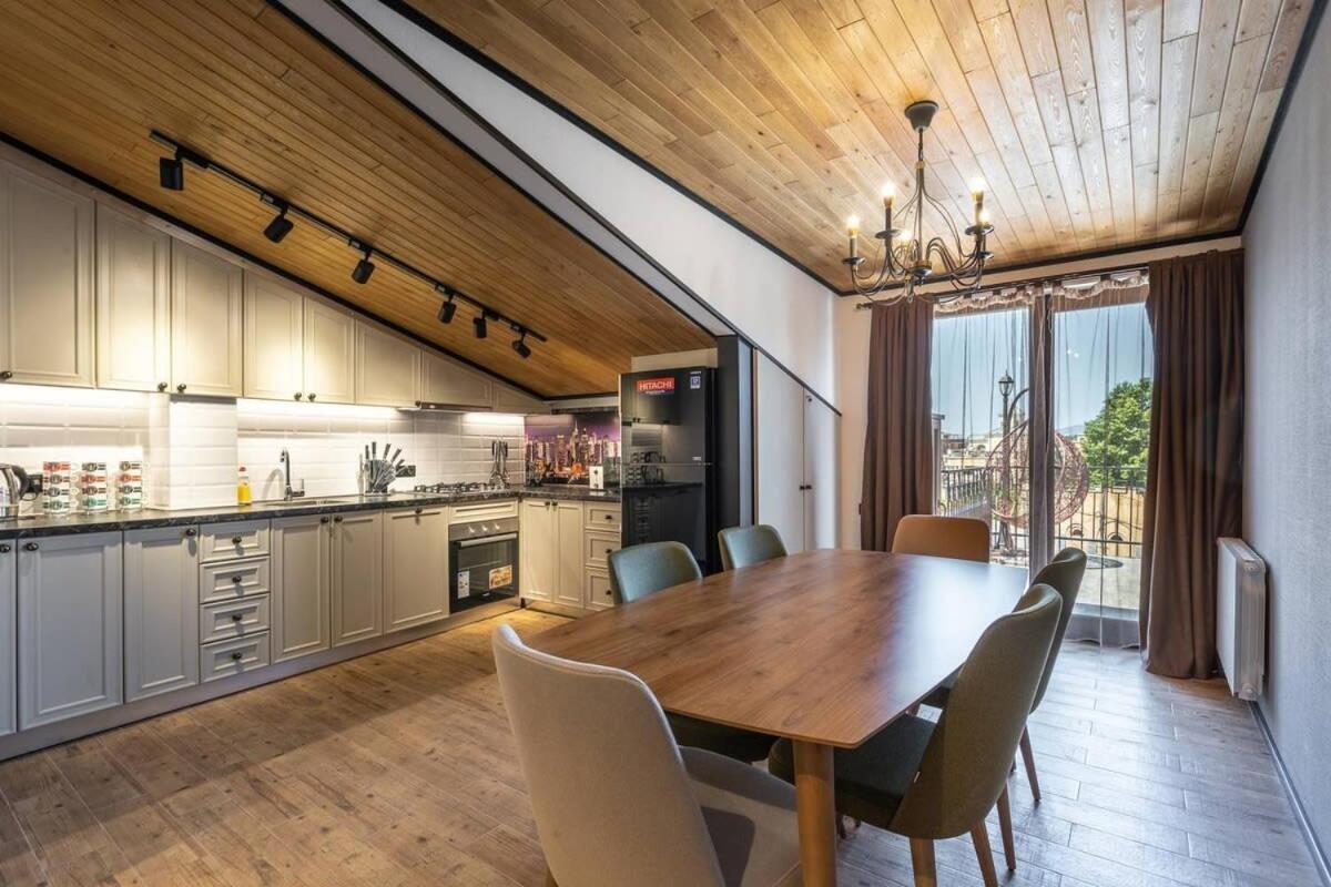 3Br Apt W Huge Terrace & Magnificent Views 트빌리시 외부 사진