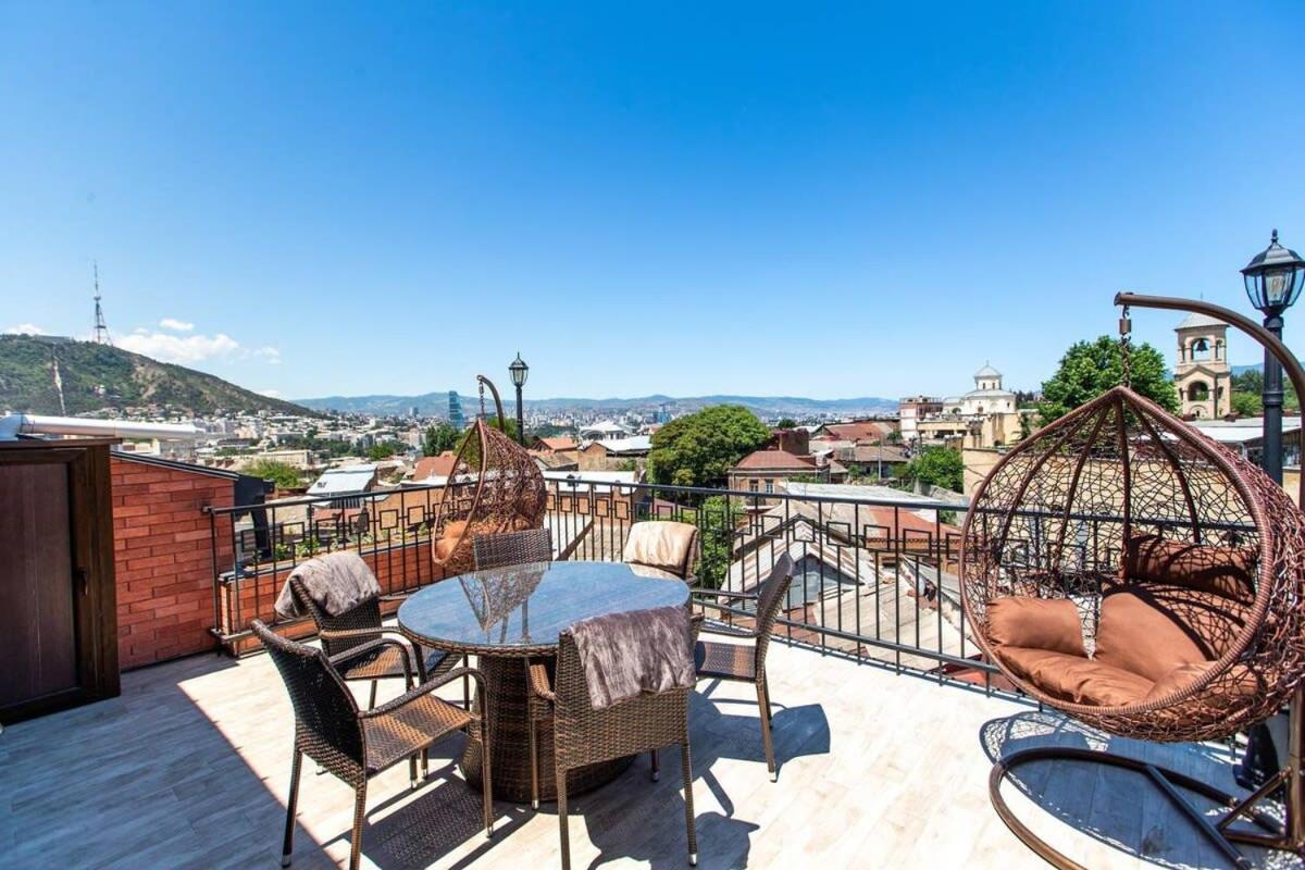 3Br Apt W Huge Terrace & Magnificent Views 트빌리시 외부 사진