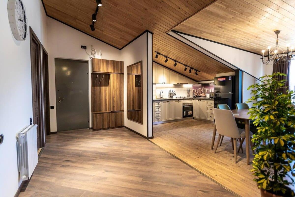 3Br Apt W Huge Terrace & Magnificent Views 트빌리시 외부 사진