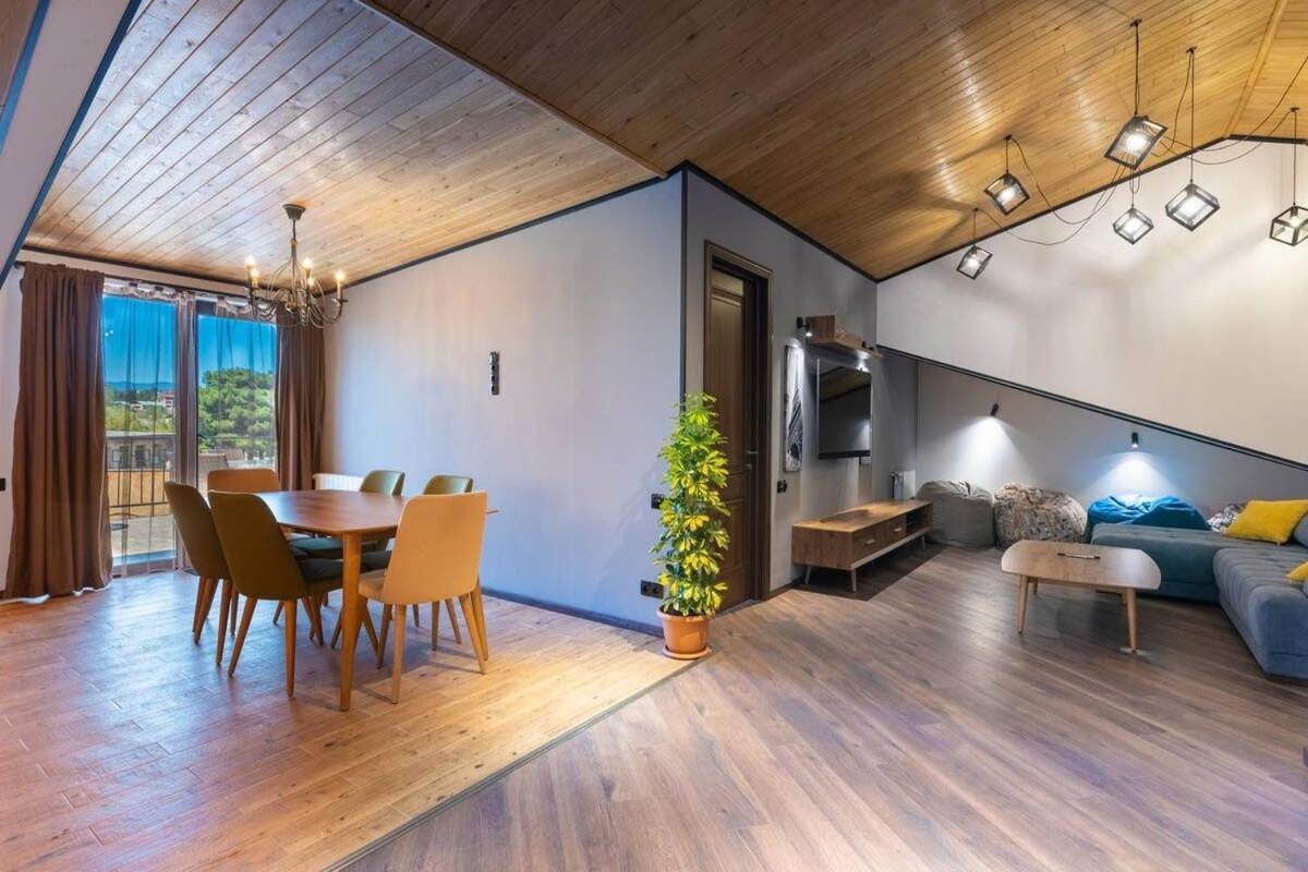 3Br Apt W Huge Terrace & Magnificent Views 트빌리시 외부 사진
