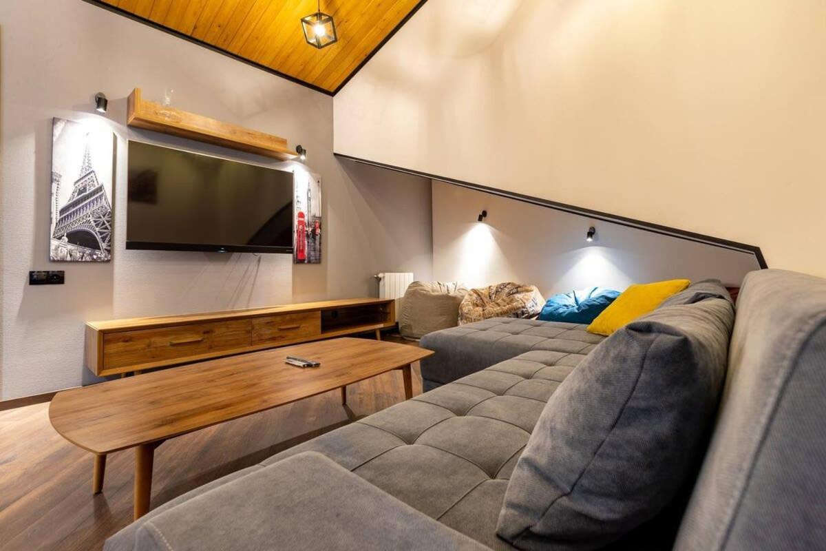 3Br Apt W Huge Terrace & Magnificent Views 트빌리시 외부 사진