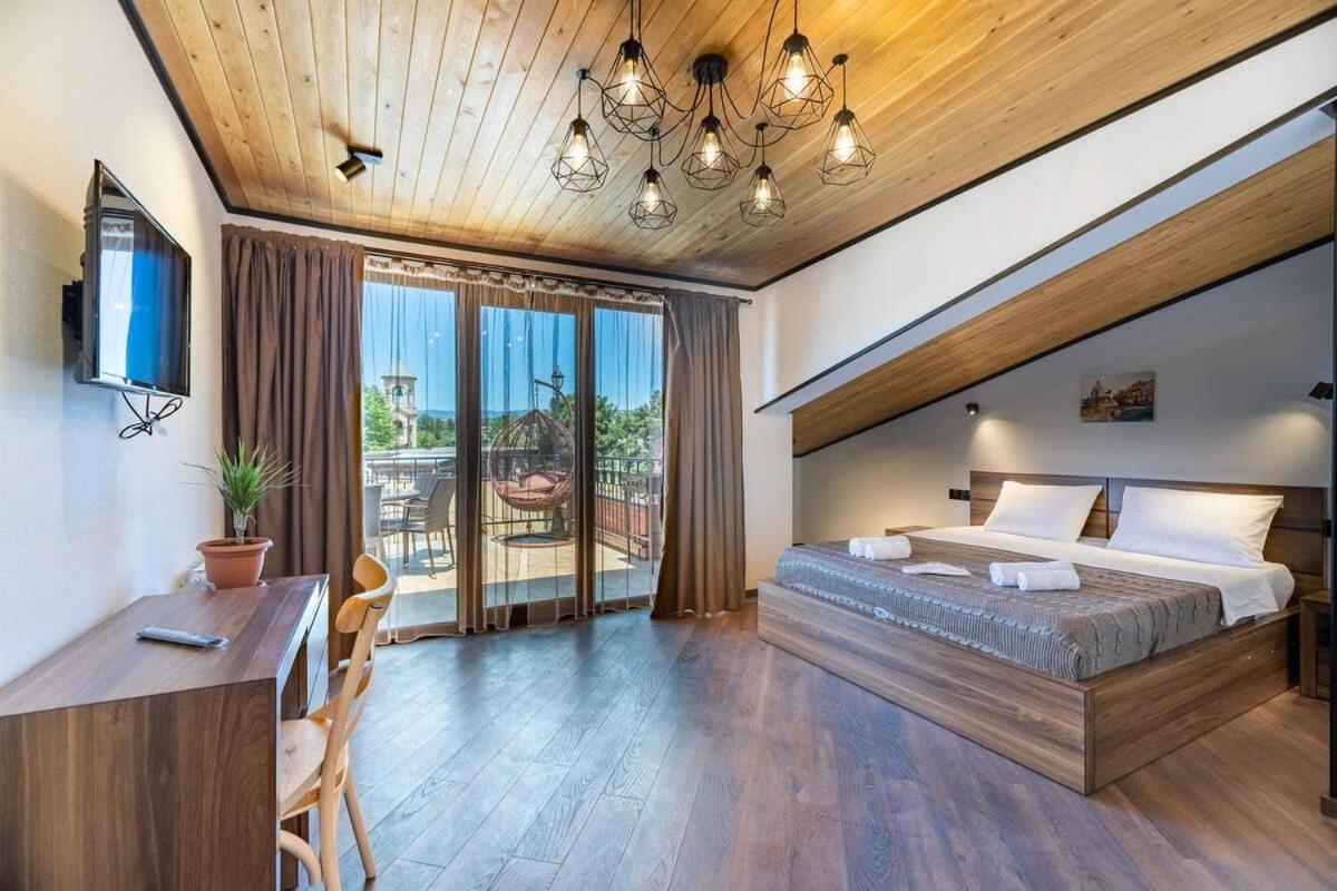 3Br Apt W Huge Terrace & Magnificent Views 트빌리시 외부 사진