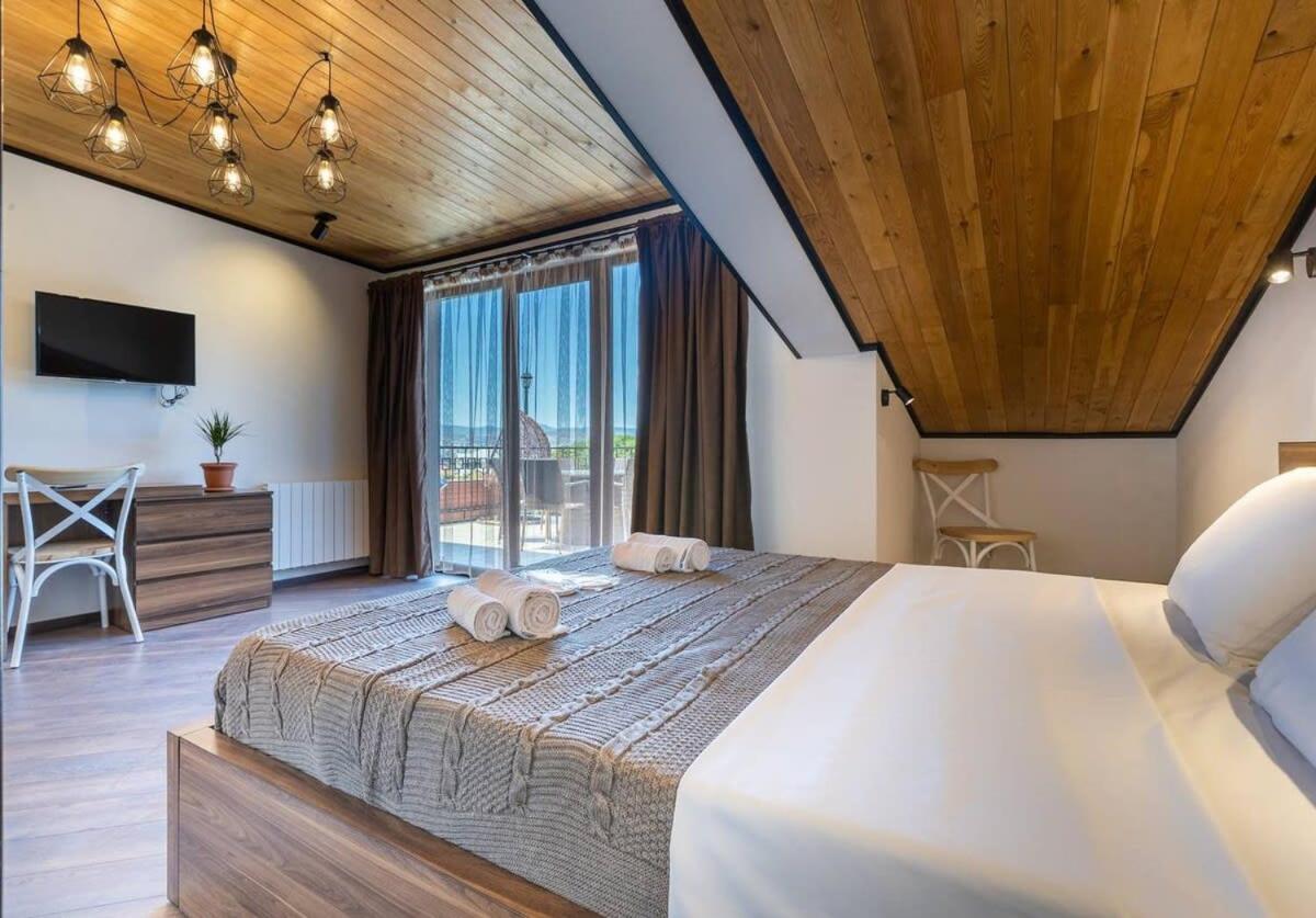3Br Apt W Huge Terrace & Magnificent Views 트빌리시 외부 사진